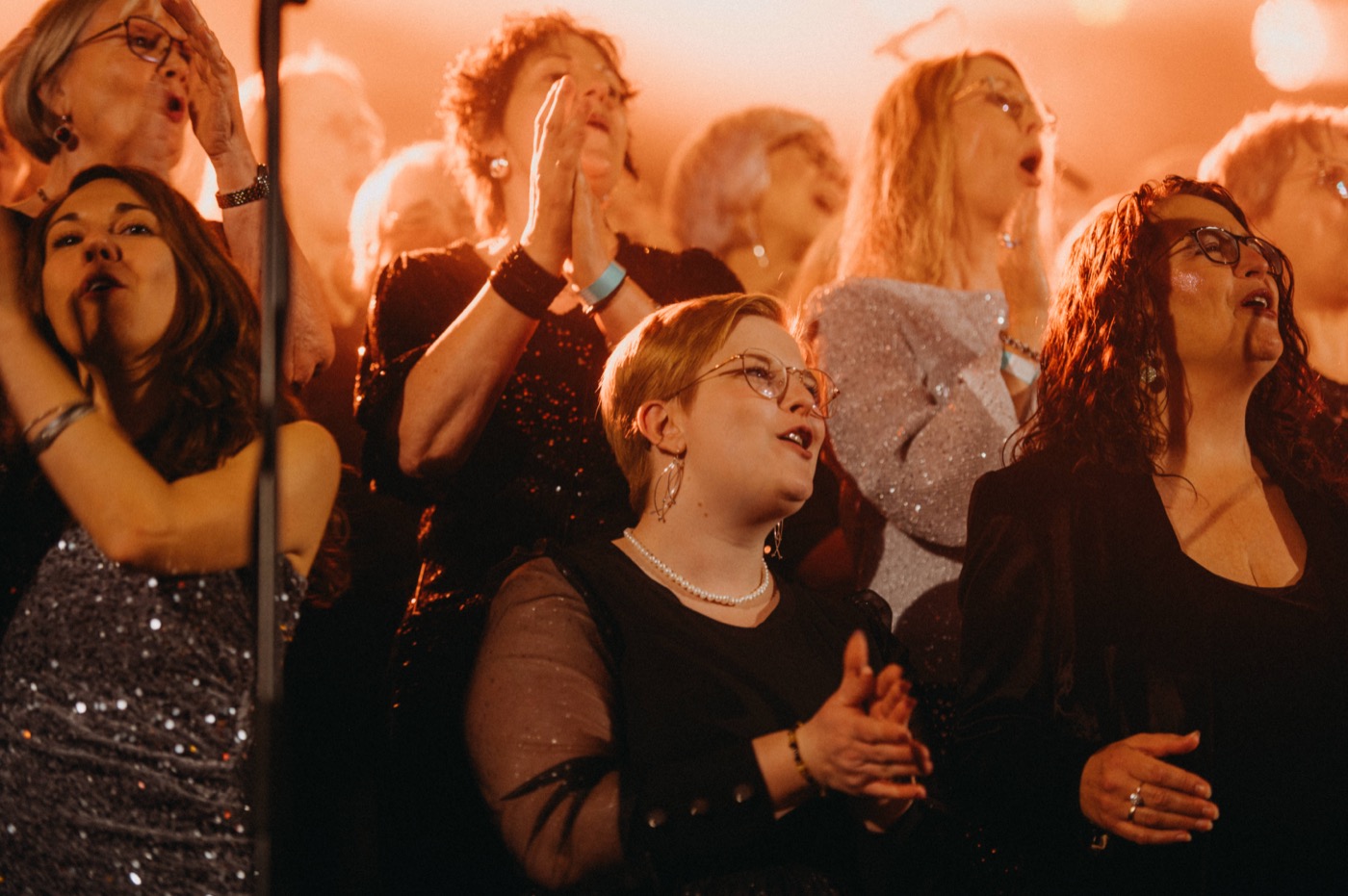 Sängerinnen und Sänger beim gemeinsamen Singen — Christmas Gospel Day